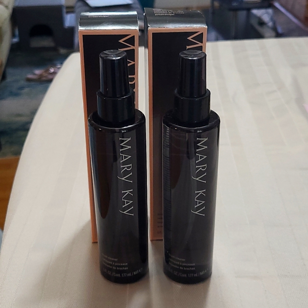 Mary Kay Brush Cleaner